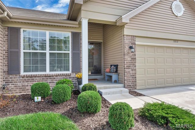 5312 Lakepath Way, Eureka, MO 63025