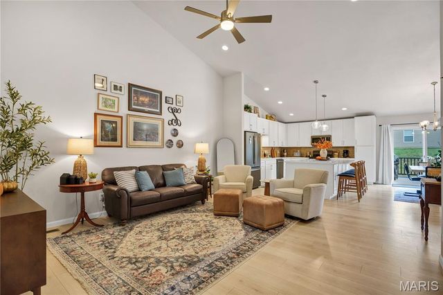 5312 Lakepath Way, Eureka, MO 63025