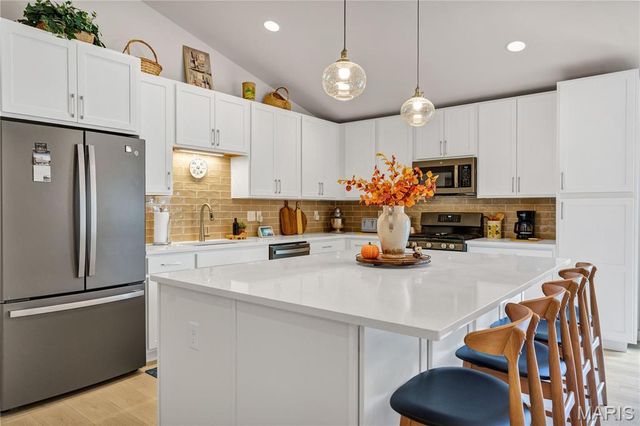 5312 Lakepath Way, Eureka, MO 63025