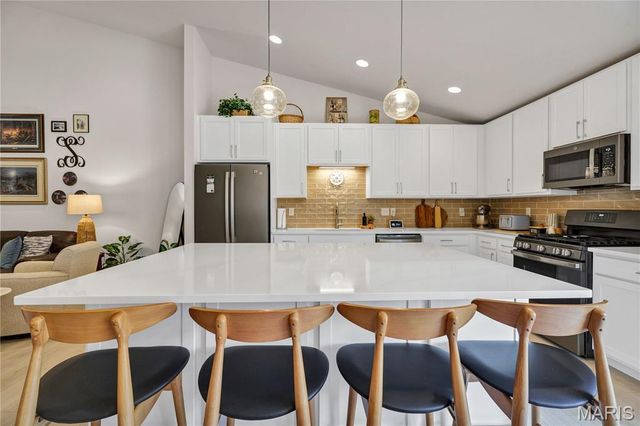 5312 Lakepath Way, Eureka, MO 63025