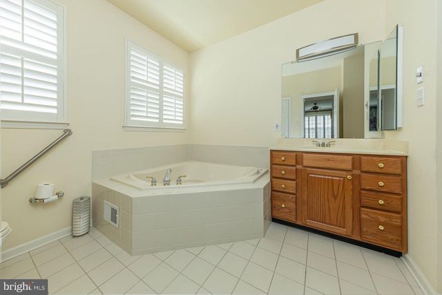 2 QUINTON CT, Swedesboro, NJ 08085