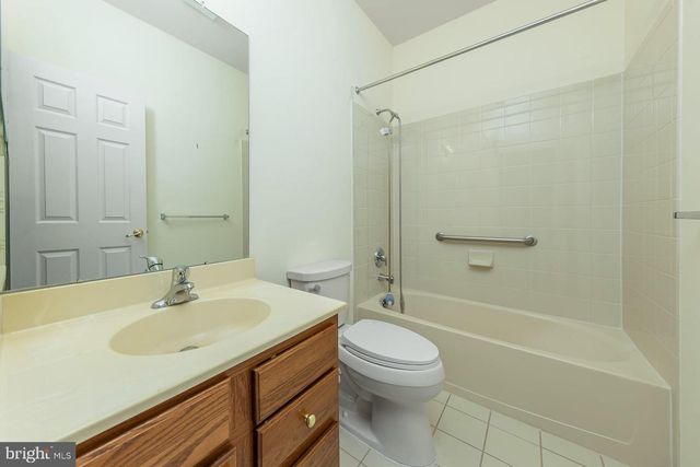 2 QUINTON CT, Swedesboro, NJ 08085