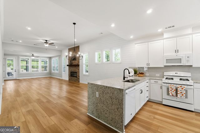 38 Rabun Court, Hoschton, GA 30548