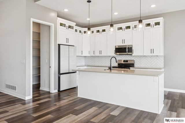 18411 Patrick Avenue, Elkhorn, NE 68022