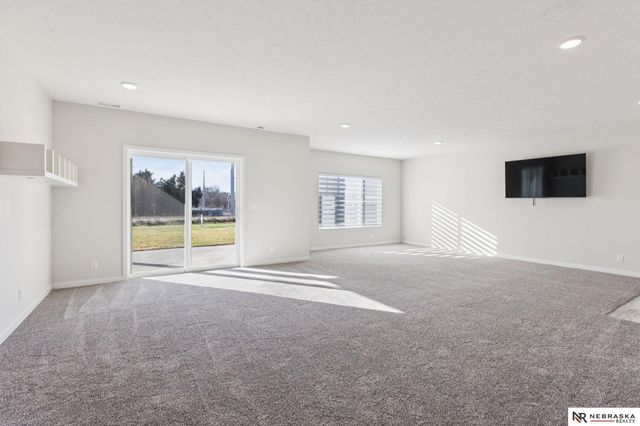 18411 Patrick Avenue, Elkhorn, NE 68022