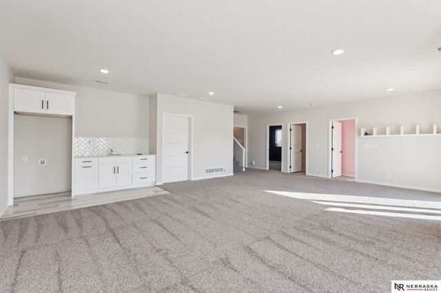 18411 Patrick Avenue, Elkhorn, NE 68022