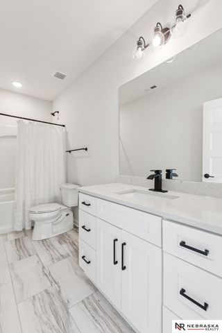 18411 Patrick Avenue, Elkhorn, NE 68022