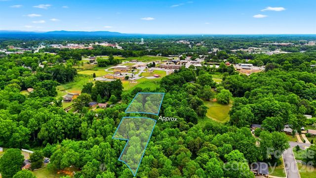 550 & 553 7th Street SE, Hickory, NC 28602