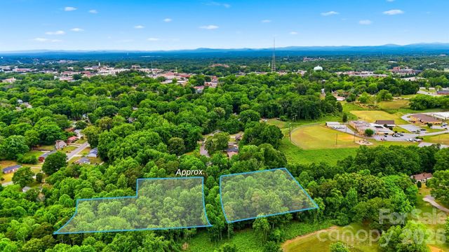 550 & 553 7th Street SE, Hickory, NC 28602