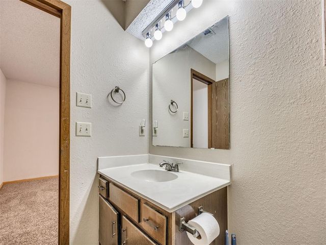 9795 Hefner Village Boulevard, Oklahoma City, OK 73162