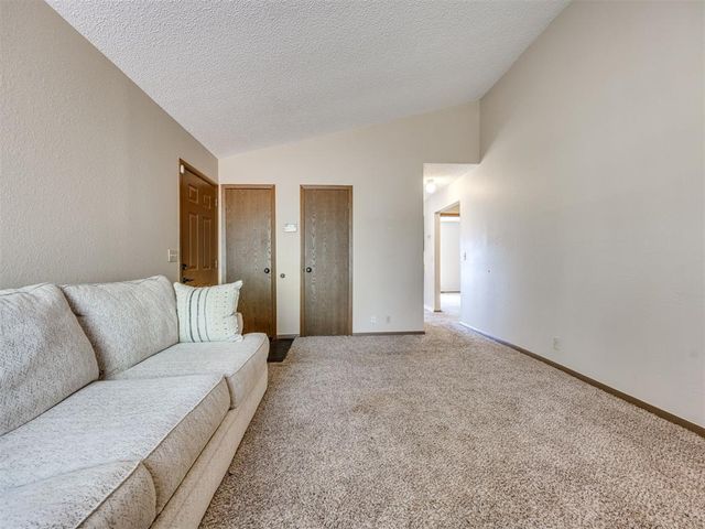 9795 Hefner Village Boulevard, Oklahoma City, OK 73162
