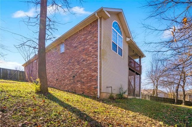 5034 W Stepney Court, Fayetteville, AR 72704