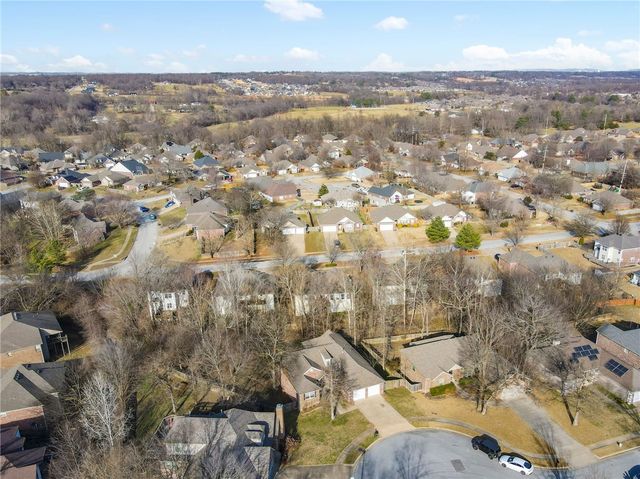 5034 W Stepney Court, Fayetteville, AR 72704