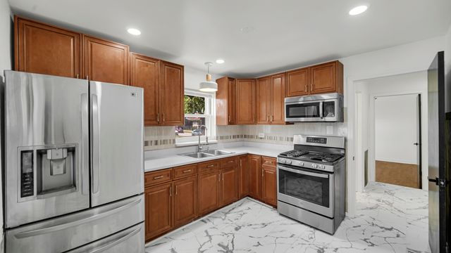 8459 S Elizabeth Street, Chicago, IL 60620