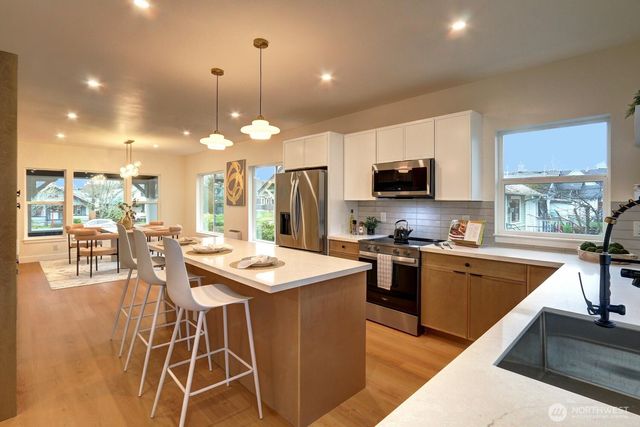 4328 S Thompson, Tacoma, WA 98418