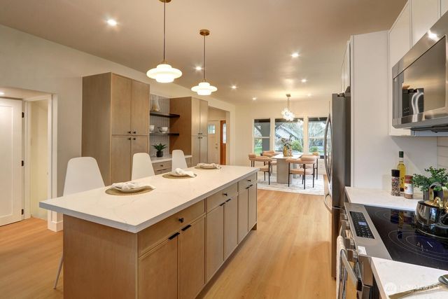 4328 S Thompson, Tacoma, WA 98418