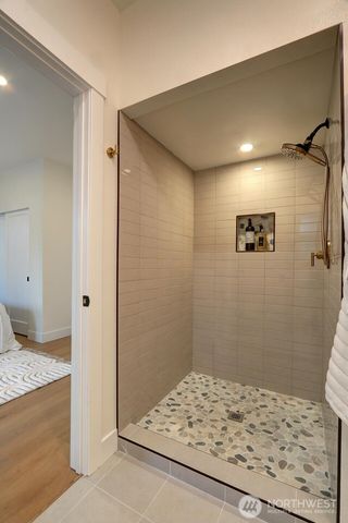 4328 S Thompson, Tacoma, WA 98418