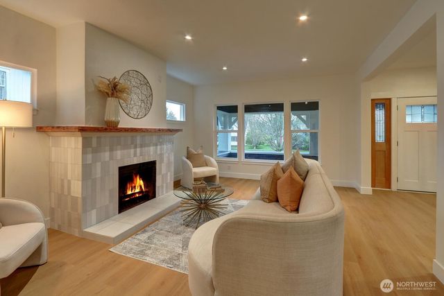 4328 S Thompson, Tacoma, WA 98418