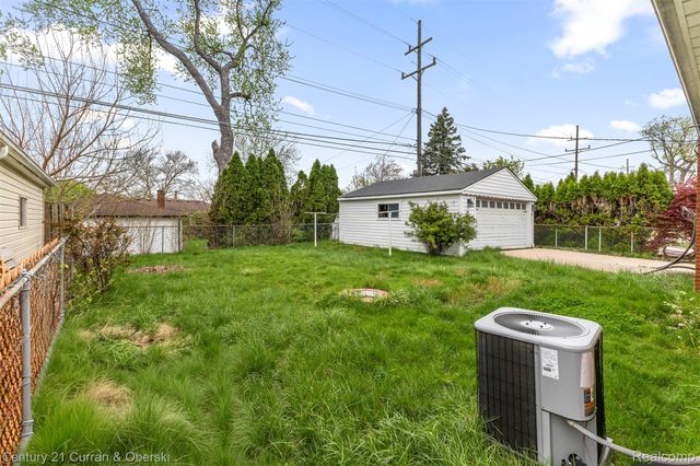 6633 Shadowlawn Street, Dearborn Heights, MI 48127