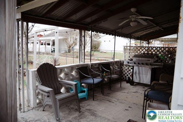 12 2nd Avenue, Lehighton Boro, PA 18235