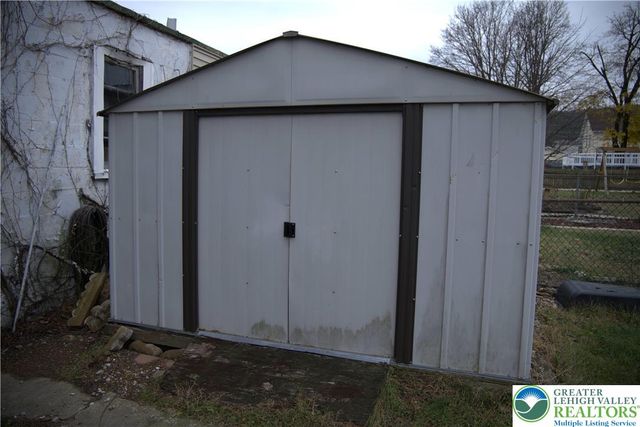 12 2nd Avenue, Lehighton Boro, PA 18235