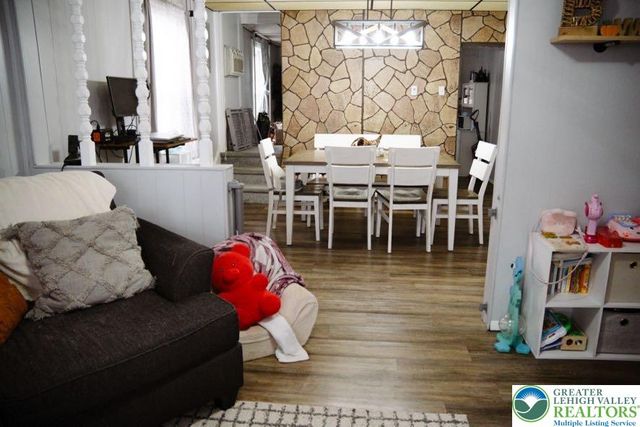 12 2nd Avenue, Lehighton Boro, PA 18235