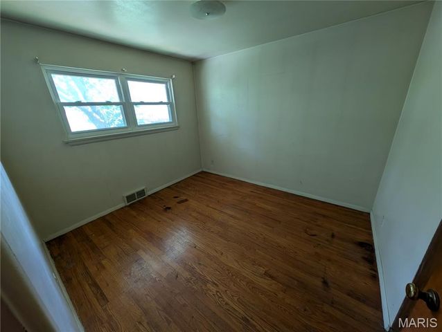 10533 Roscommon Drive, St Louis, MO 63123
