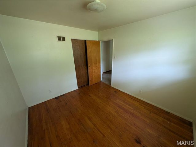 10533 Roscommon Drive, St Louis, MO 63123