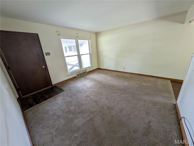 10533 Roscommon Drive, St Louis, MO 63123