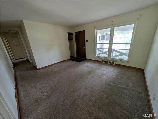 10533 Roscommon Drive, St Louis, MO 63123
