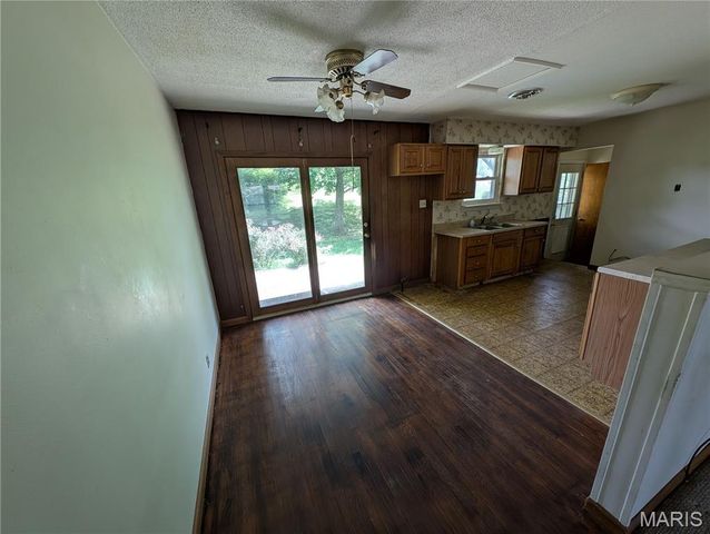 10533 Roscommon Drive, St Louis, MO 63123