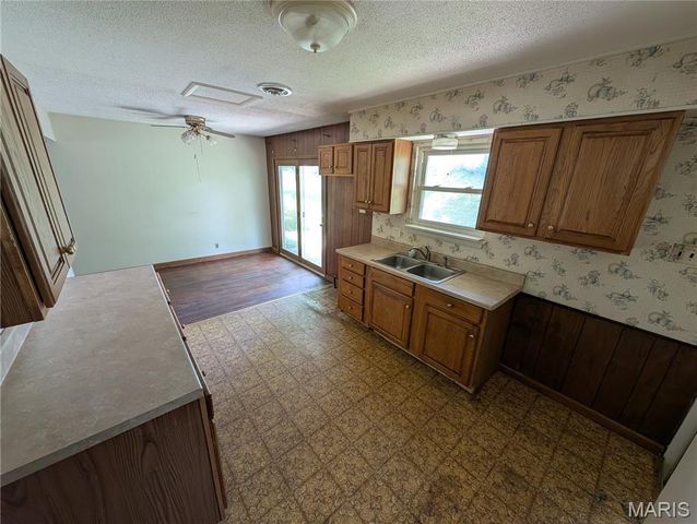 10533 Roscommon Drive, St Louis, MO 63123