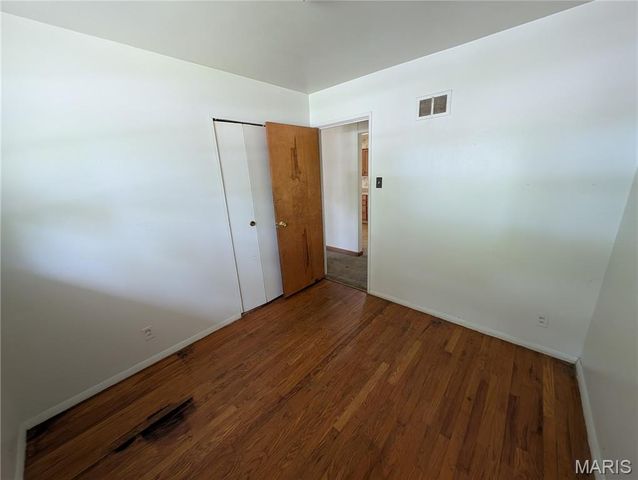 10533 Roscommon Drive, St Louis, MO 63123