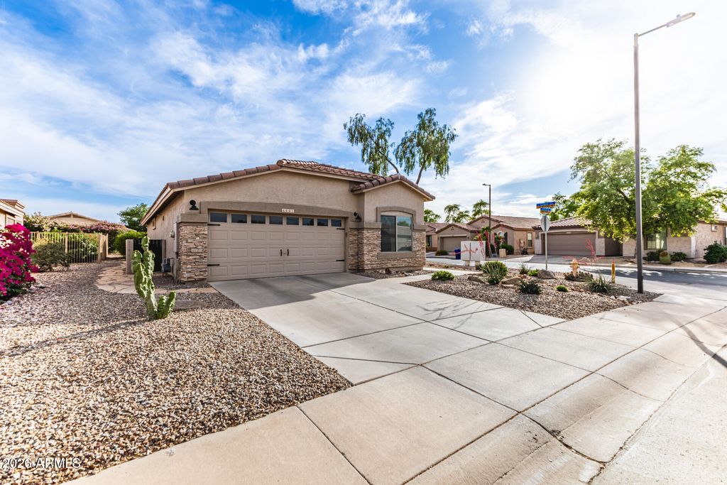 4691 E APPLEBY Court, Gilbert, AZ 85298 — photo 2