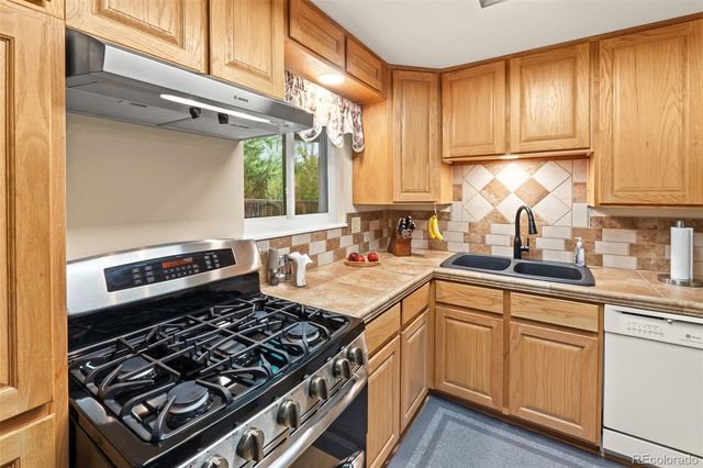 3057 S Alton Court, Denver, CO 80231