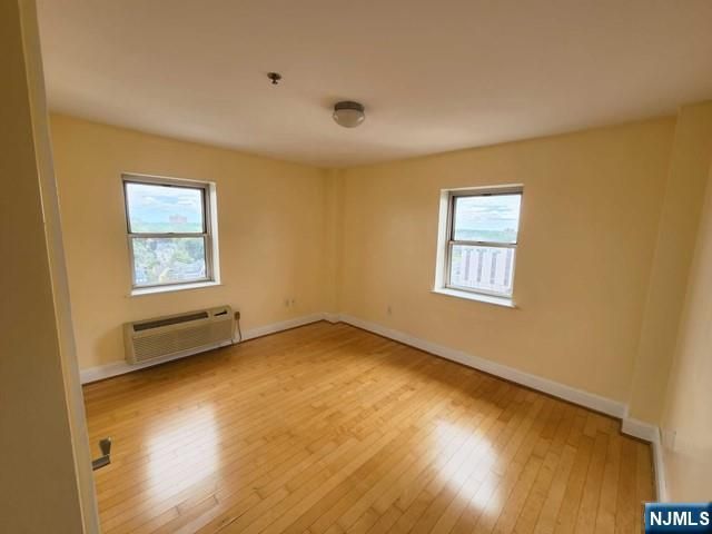 70 S Munn Avenue 905, East Orange, NJ 07018