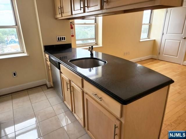 70 S Munn Avenue 905, East Orange, NJ 07018
