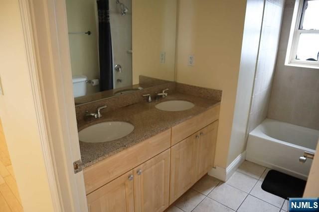 70 S Munn Avenue 905, East Orange, NJ 07018