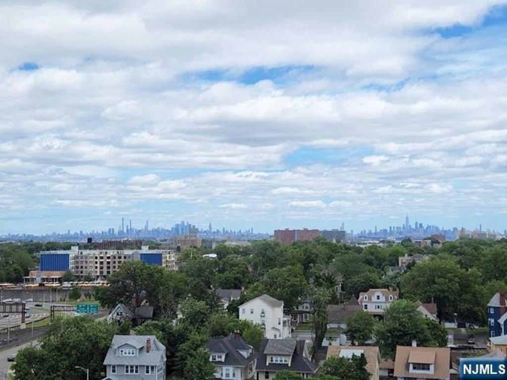 70 S Munn Avenue 905, East Orange, NJ 07018