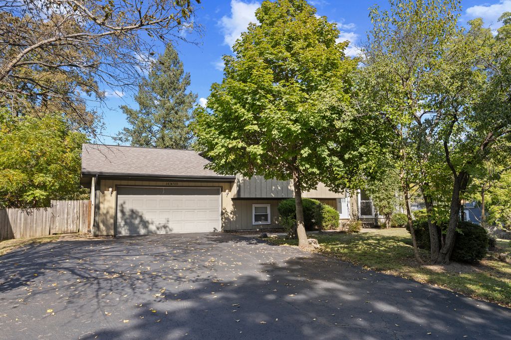 28W700 BARNES Avenue, West Chicago, IL 60185 — photo 2