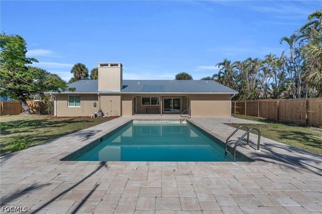 3941 Coquina DR, Sanibel, FL 33957