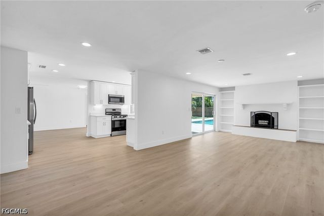 3941 Coquina DR, Sanibel, FL 33957