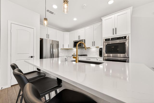 5134 Aedan Oak Street, Houston, TX 77018