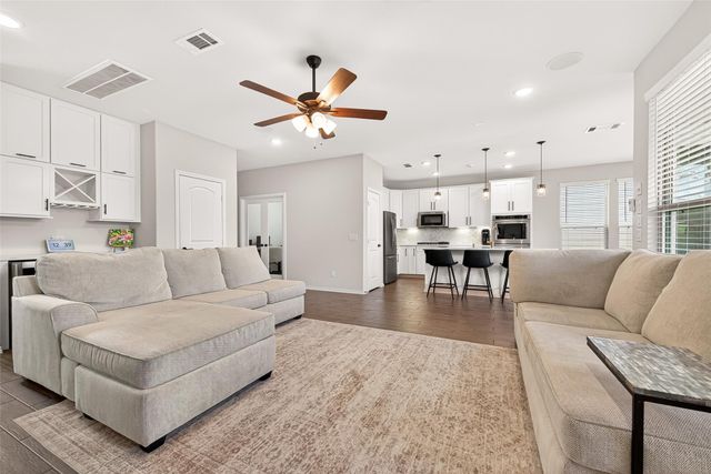 5134 Aedan Oak Street, Houston, TX 77018