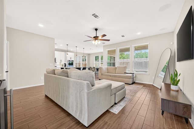 5134 Aedan Oak Street, Houston, TX 77018