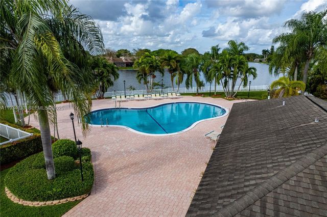 11910 NW 12th St, Pembroke Pines, FL 33026