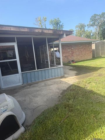 1711 S Park Ave, Gonzales, LA 70737