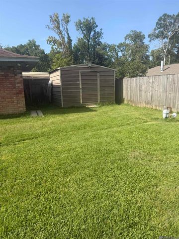 1711 S Park Ave, Gonzales, LA 70737