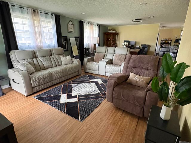 1711 S Park Ave, Gonzales, LA 70737