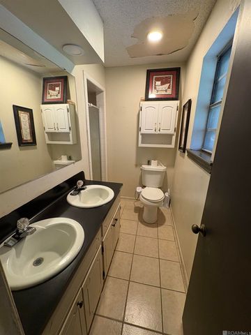 1711 S Park Ave, Gonzales, LA 70737